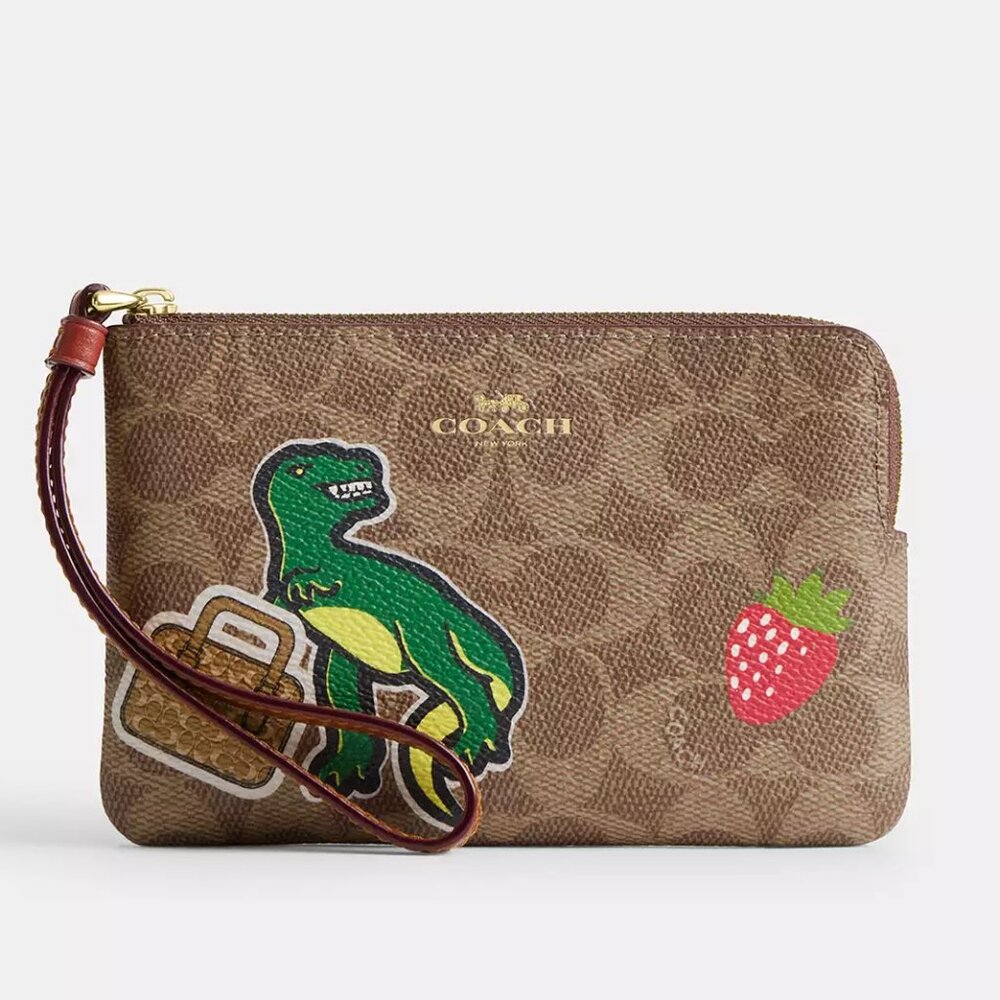 🍓Coach Corner Zip Wristlet In Signature Canvas With Sticker Print